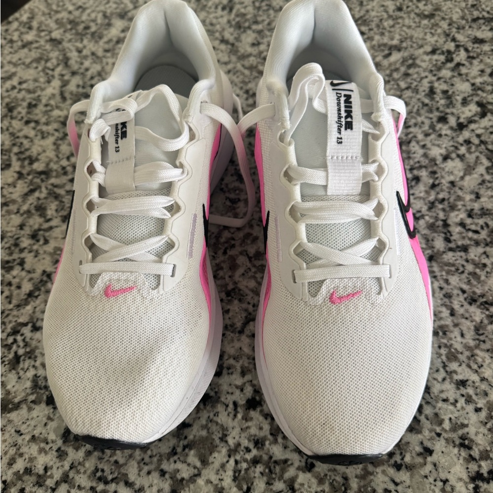 Nike Women's Athletic Shoes in White and Pink